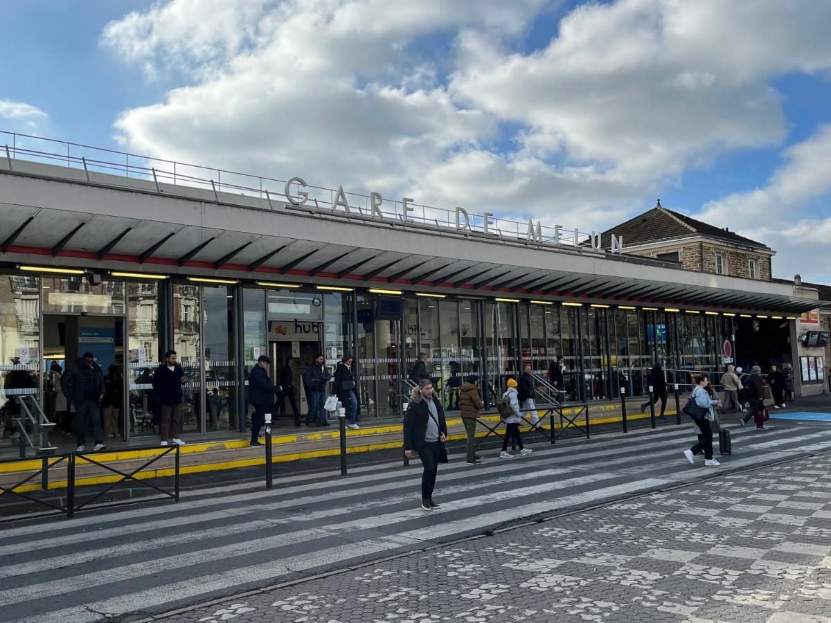 Appartamento Le Voltaire Melun Esterno foto